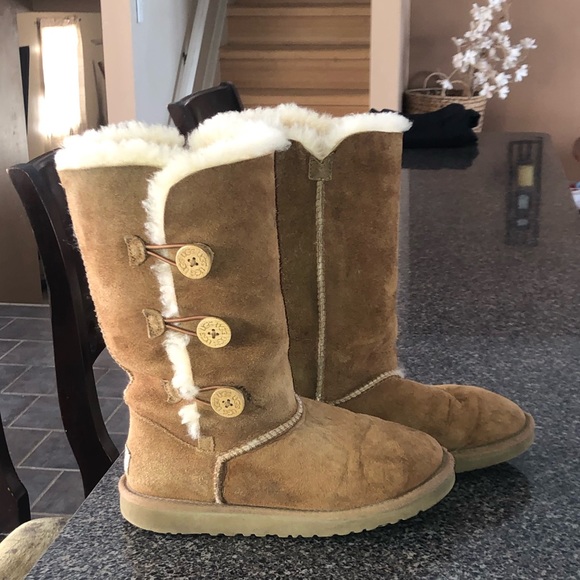 UGG Shoes - UGG Australia Button Chestnut Bailey Boots *SALE*